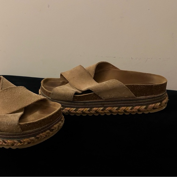 Chunky suede Platform Sandals - Picture 2 of 11